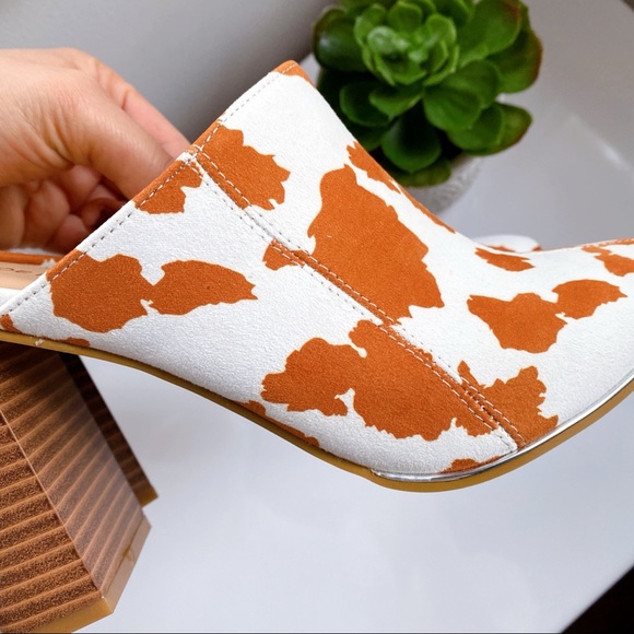 🍂 COW PRINT FAUX SUEDE STITCHED CHUNKY HEEL MULES - Picture 8 of 16